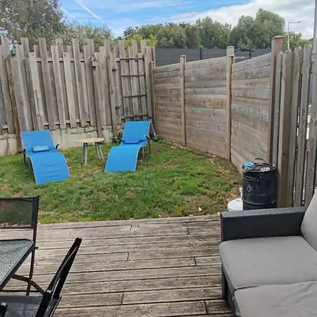 Maison Familiale Proche Et Commerces